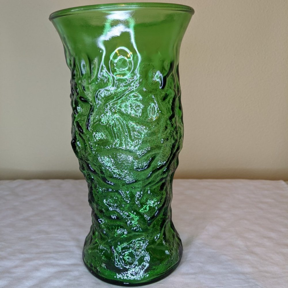 2/20* Floral Vase-Crinkled Emerald Green Glass by E.O. Brody Co. Clevela…